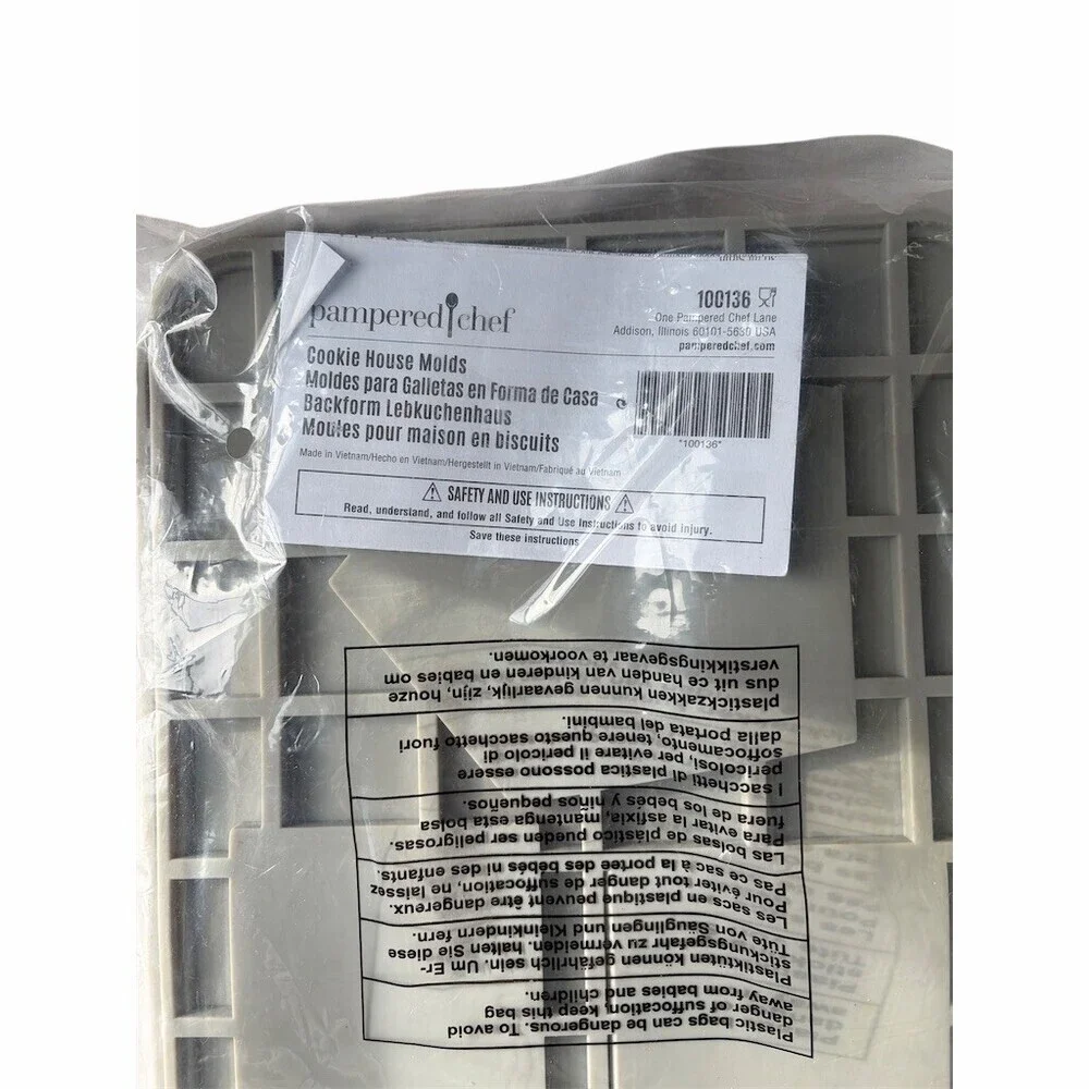 Pampered Chef Cookie House Molds Gingerbread House Baking Mold Set Gray